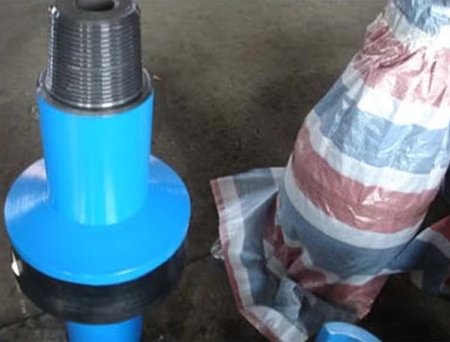 cup tester|sucker rod|coupling|joint|oildield equipment|rig|drilling|oil|petroleum