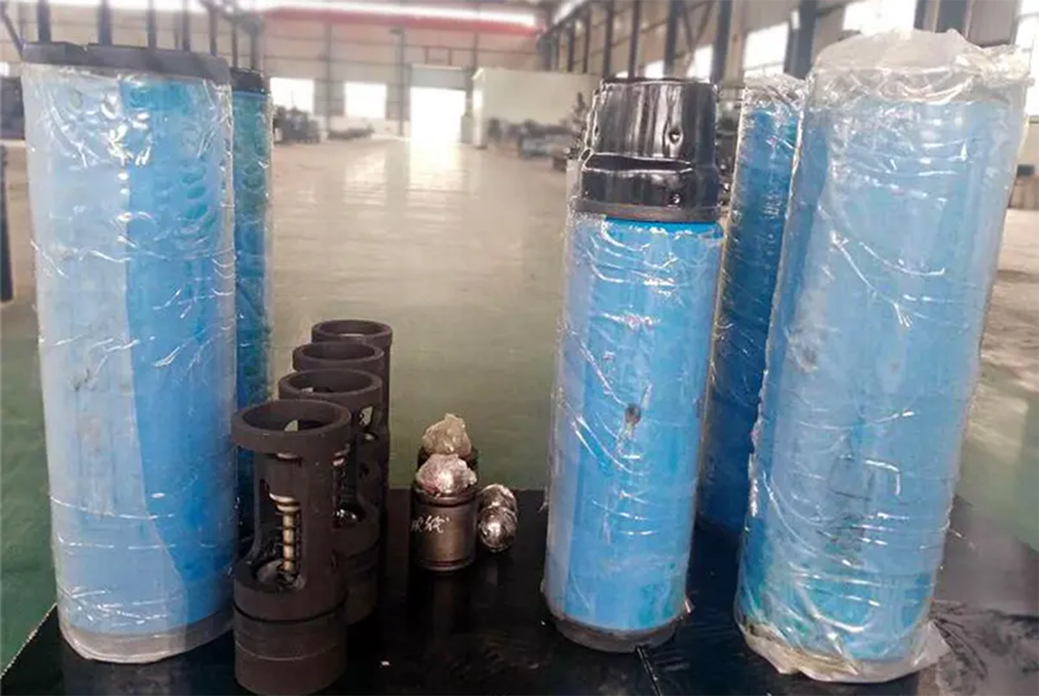 float valve|sucker rod|coupling|joint|oildield equipment|rig|drilling|oil|petroleum