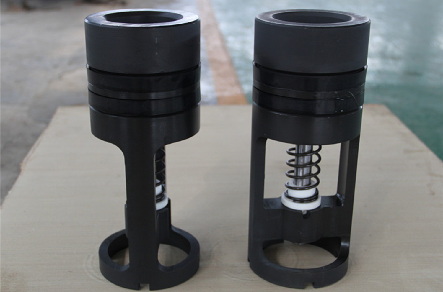 float valve|sucker rod|coupling|joint|oildield equipment|rig|drilling|oil|petroleum