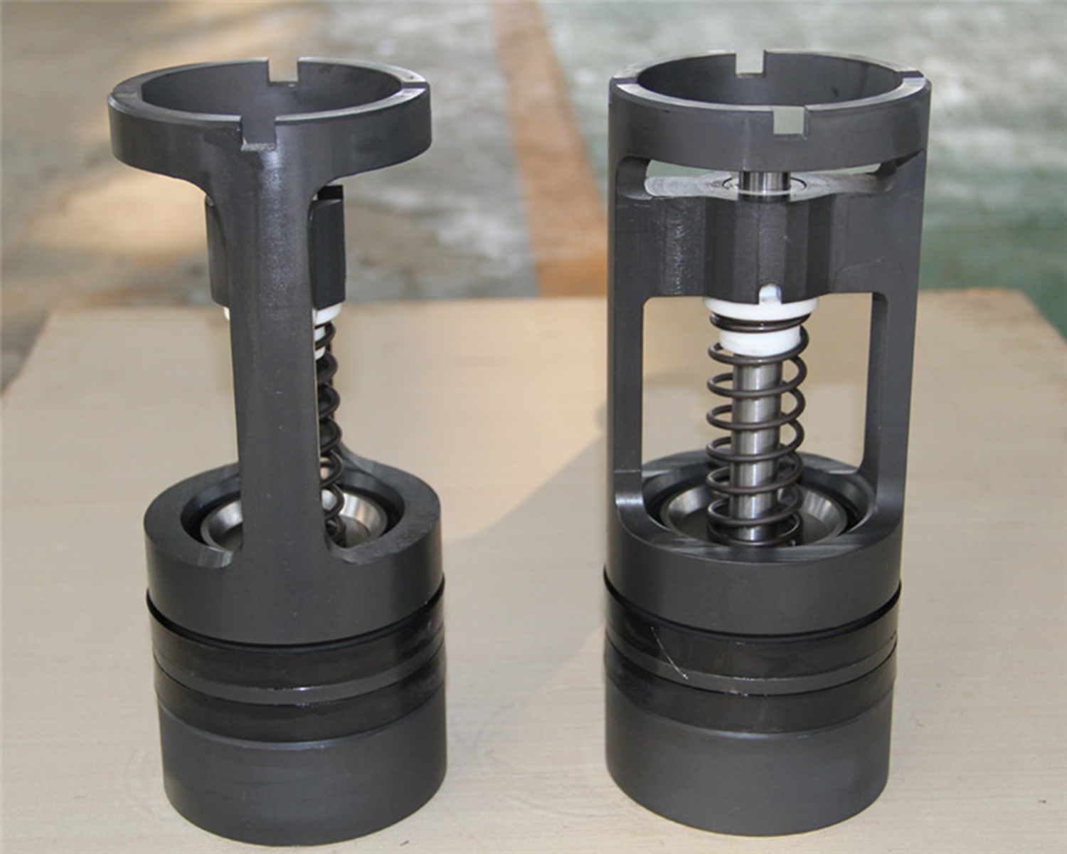 float valve|sucker rod|coupling|joint|oildield equipment|rig|drilling|oil|petroleum